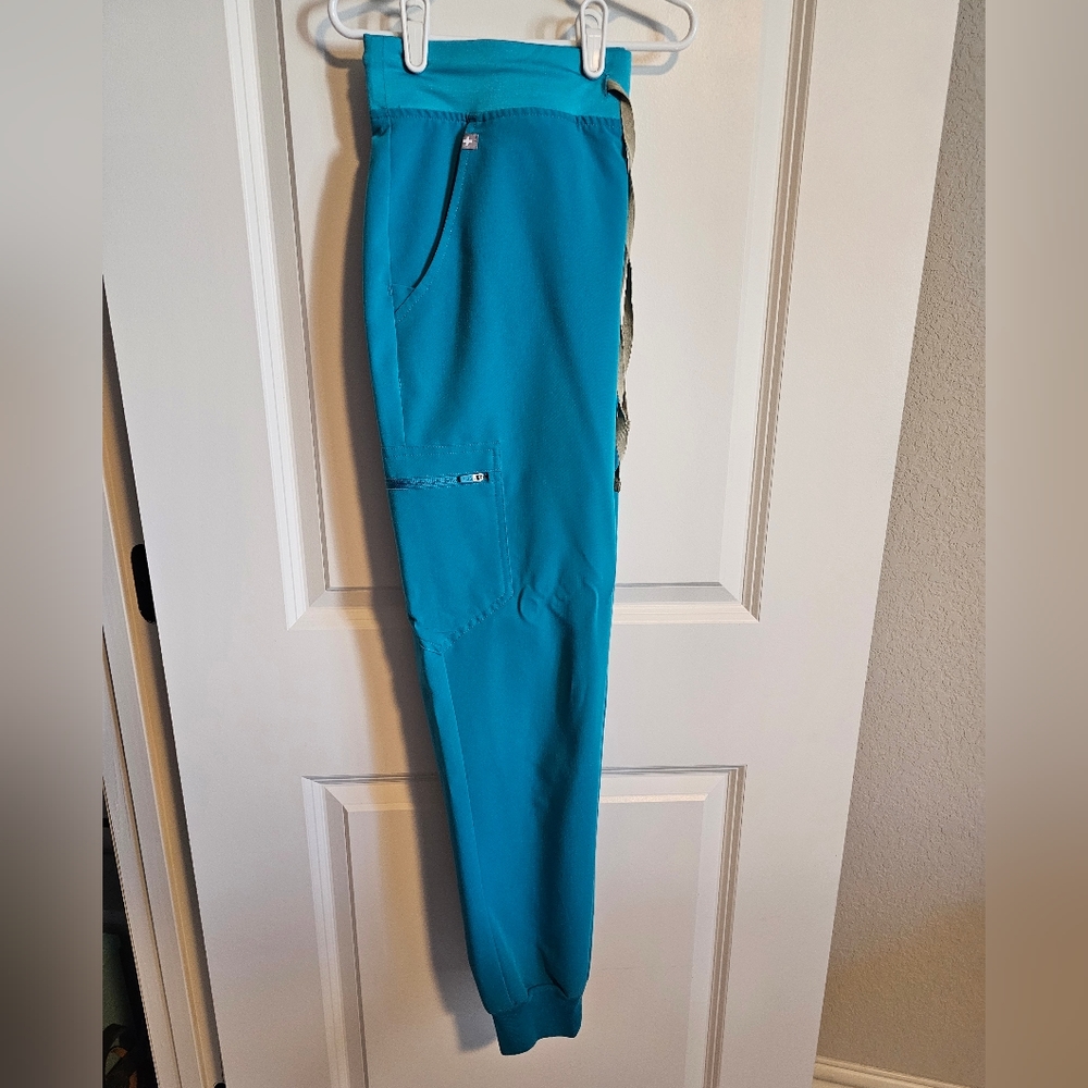 FIGS Scrub Pants